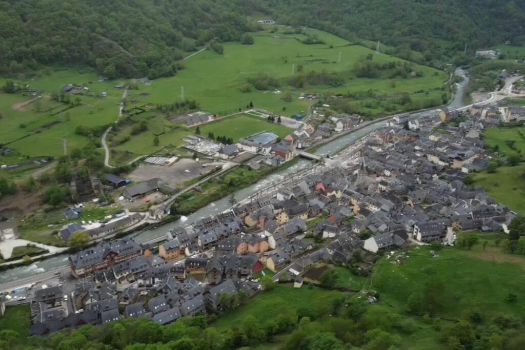 Mcastet, Casita Aranesa En El Valle De Aran Bossost Exterior foto