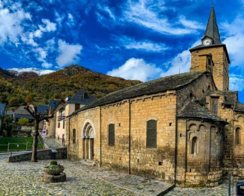 Mcastet, Casita Aranesa En El Valle De Aran Bossost Exterior foto